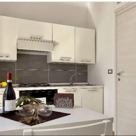 Bed & Breakfast Mille E Notte House 4*