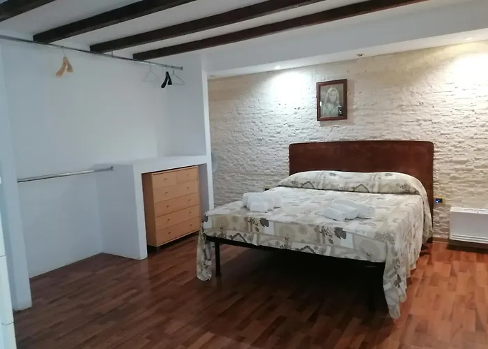 Couette-café Mille E Notte House 4*
